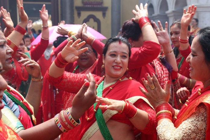 यस कारण तीज नेवार संस्कृति हाेइन