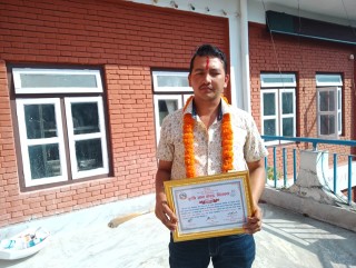 इच्छाकामनाका सुन्तला कृषक राम प्रसाद बोहोरा ‘राष्ट्रपति उत्कृष्ट कृषक पुरस्कार–२०७७’ बाट सम्मानित