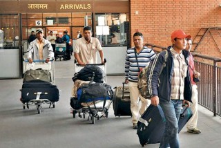 कोरोना कहरकै बिच सवा लाख नेपाली स्वदेश फर्किए
