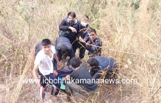 भिरमा अड्किएको अवस्थामा मोटरसाइकल दुर्घटनाका घाइतेको उद्वार