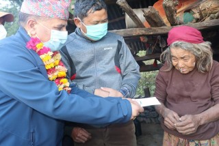 देवघाटकी माया गुरुङले ७३ वर्षमा पाईन् घरमै नागरिकता