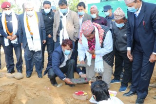 तनहुँको देवघाटमा १० शैयाको अस्पताल बन्ने, सांसद किसान श्रेष्ठले गरे शिलान्यास