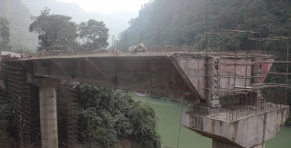 मुग्लिन–नारायणगढ सडकखण्डमा पुल निर्माण कार्यले तीव्रता पाउदै