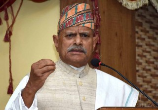प्रतिनिधिसभा विघटनले देश अनिश्चित बाटोमाः पूर्वराष्ट्रपति यादव 