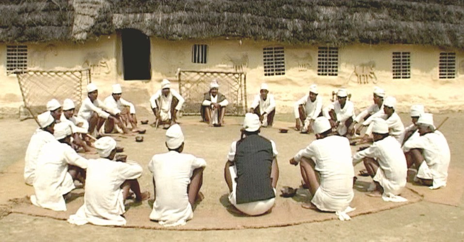 थारु समुदायमा ‘बडघरका भलमन्सा’ चुन्ने चटारो