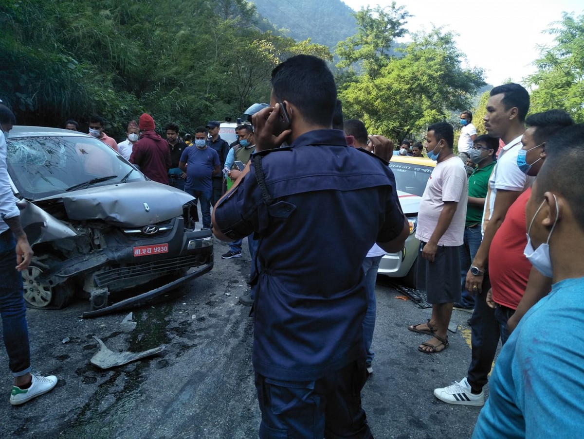 आँबुखैरेनीको सत्रसयमा बोलेरो जीपले मोटरसाईकललाई ठक्कर दिदा १ जना गम्भिर घाईते