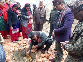 रामशाह माविको थप भवनको गाउँपालिकाका अध्यक्ष थापाद्धारा शिलन्यास