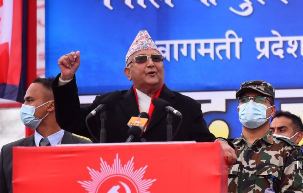 ओली पक्षको भेलामा गएको बस रिजर्भको भाडा तिर्न दोलखाको शैलुङ गाउँपालिका अध्यक्षद्वारा प्रमुख प्रशासकीय अधिकृत माथि दुर्व्यवहार