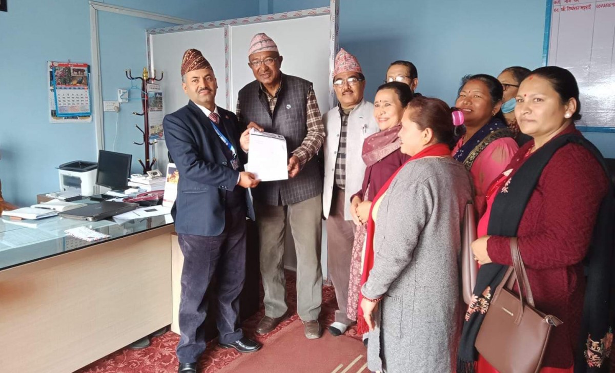 गोरखाका नेवार समुदायले गाईजात्रामा देशभर सार्वजनिक विदा माग्दै ज्ञापनपत्र बुझायो