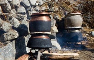 कोरोनापछि अछाममा घरेलु मदिराको अवैध बेचबिखन बढ्यो  