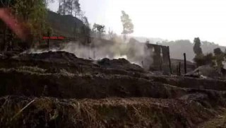 बेनिघाट रोराङ गाउँपालिका चिम्मांग चितपुरका आगलागी ३ दिन देखि राहतको पखाईमा