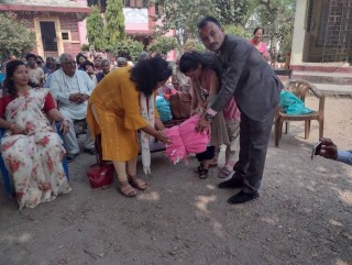 छोराको जन्मदिनमा पत्रकार एस.पी.गौरबद्धारा वुद्ध सेवाश्रममा झुल वितरण