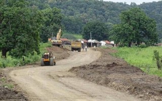 मार्तडी गौमुलखण्डको अवरुद्ध सडक तत्काल खोल्न स्थानीयको माग 