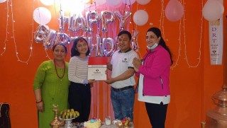 आँबुखैरेनीका भोला गंगाजुद्वारा छोरीको जन्मदिनमा १० लाखको बीमा पोलिसी उपहार 