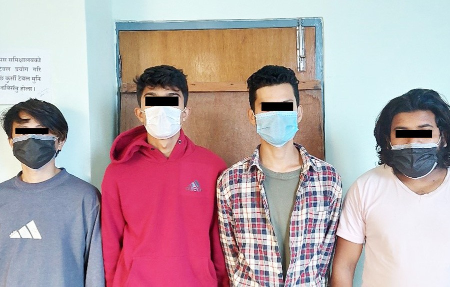 चोरी स्कुटरको प्रयोग गरी लुटपाट गरेको आरोपमा धादिङ गजुरीका करुण उप्रेती सहित ४ जना पक्राउ