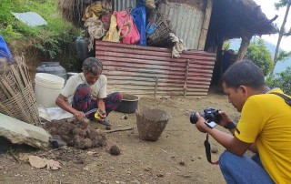 चेपाङ समुदायमा देखिएको खाद्यान्न संकट न्युनिकरणका लागि बेनिघाट रोराङका युवाहरुले सुरु गरे खाद्यान्न संकलन अभियान