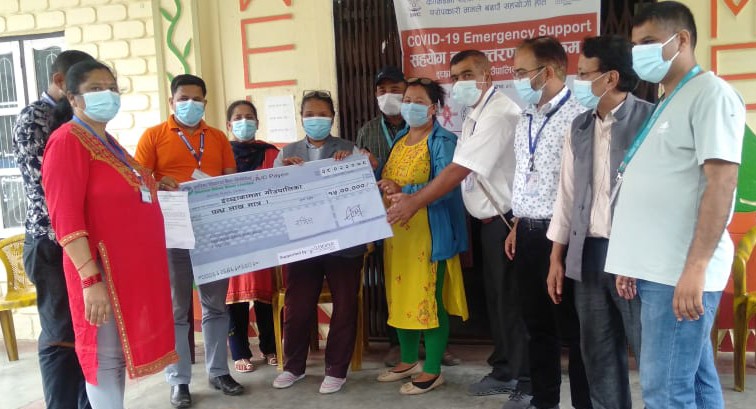 कोभिड नियन्त्रण तथा रोकथामका लागि इच्छाकामना गाउँपालिकालाई हेफरले दियो १५ लाख आर्थिक सहयोग