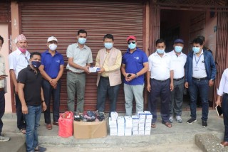 रोटरी क्लब अफ नारायणगढद्वारा देवघाट गाउँपालिकालाई स्वास्थ्य सामाग्री हस्तान्तरण