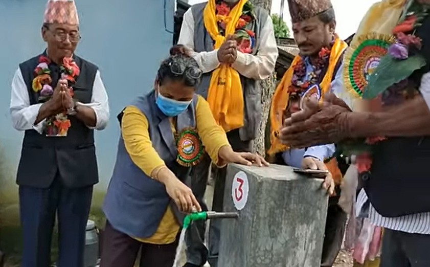 नागरिकको घरघरमा शुद्ध खानेपानीको धारा पुर्‍याउदै इच्छाकामना, आजदेखि तोक्दाङ–ढाप गाउँमा पनि पुग्यो