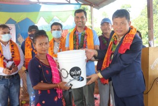 देवघाटका दलित तथा अल्पसंख्यक समुदायलाई सयर फिल्टर वितरण
