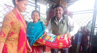 धादिङ बेनिघाट रोराङ गाउँपालिका स्थित तल्लो ओर्वाङका चेपाङ परिवारलाई अष्ट्रेलियाबाट खाद्यान्न सहयोग