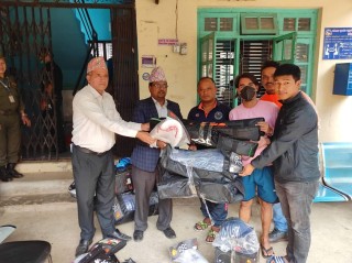 धादिङको बेनिघाट रोराङ गाउँपालिकाद्वारा २ वटा क्लवलाई क्रिकेट सामाग्री हस्तान्तरण