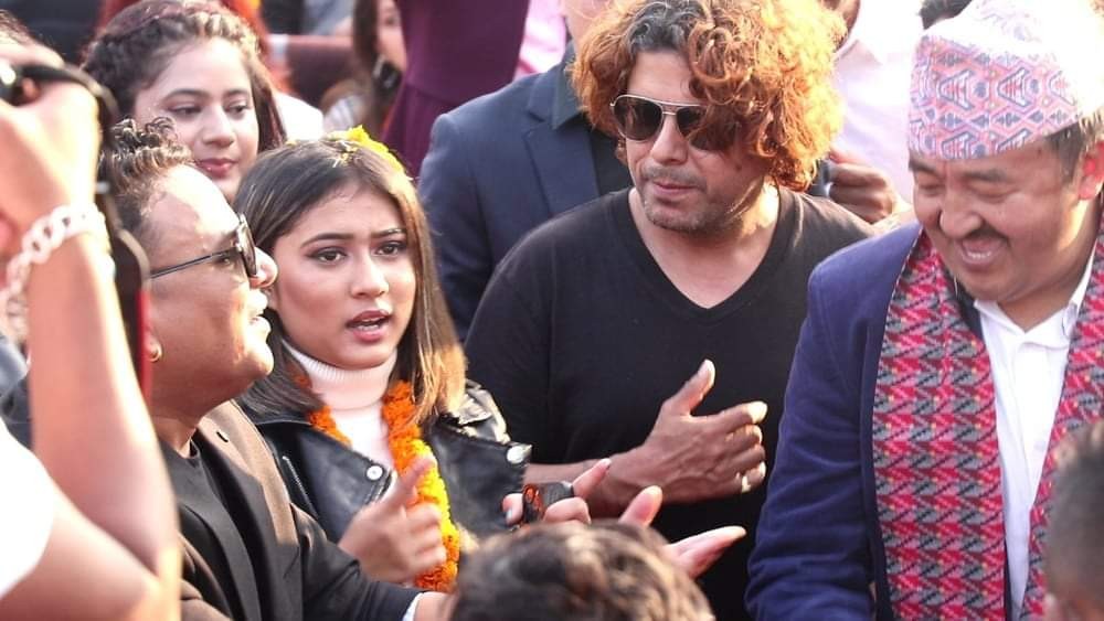 प्रदेश १ का मुख्यमन्त्री राजेन्द्रकुमार राईको गायिका रचना रिमालसँग वान साइड लभ परेपछि...