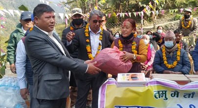 कालाबाङ्ग घरेडी पोखरा तमू समाज कास्कीको आमा समूहद्वारा इच्छाकामनाको पैरेनीमा न्यानो कपडा वितरण