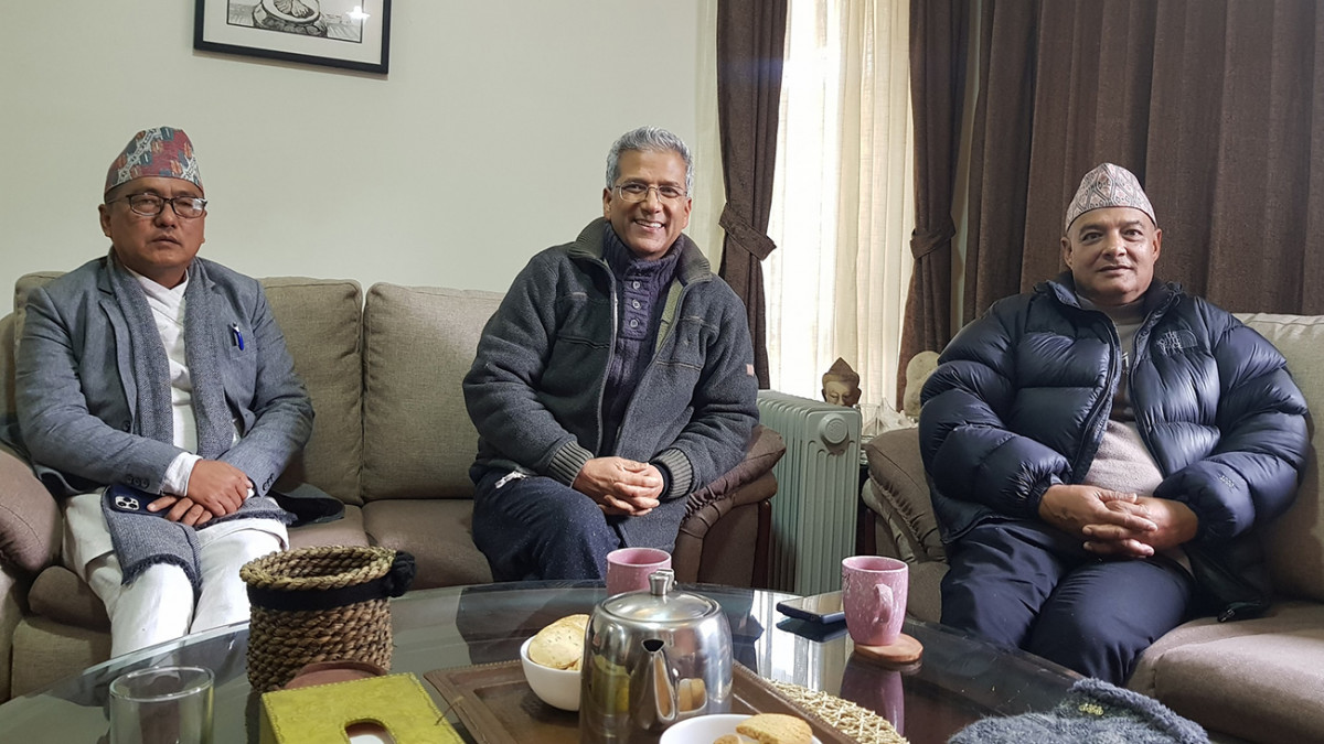 राप्रपा र विवेकशील साझापार्टी बीच एकता गर्ने बारे छलफल सुरु, लिङ्देनले मिश्रको घरमै पुगेर राखे प्रस्ताव