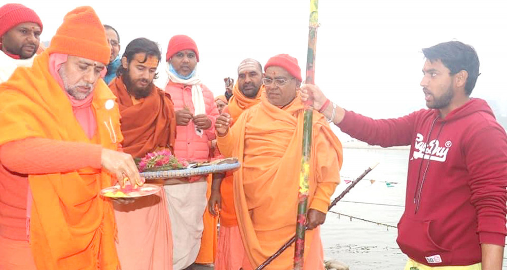 देवघाटमा लिङ्गो गाडेर माघेसंक्रान्ति मेलाको शुभारम्भ, बाहिरबाट आउने भक्तजनलाई भने रोक