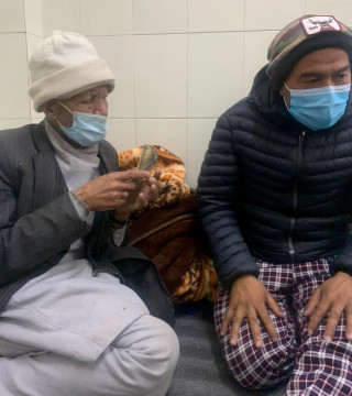 न्युज कारखाना प्रभाव : ७१ वर्षीय मान्ते शाहीकी श्रीमतीको उपचारका लागि आर्थिक सहयोग