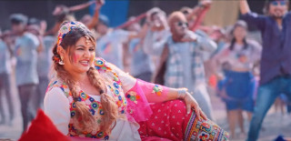 महिला प्रधान फिल्म किन बन्दैनन् ?