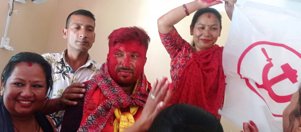 बेनिघाट रोराङ ७ को वडाध्यक्षमा माओवादी केन्द्रबाट कुमार बस्नेतले पाए टिकट, स्थानीयले गरे अबिरजात्रा