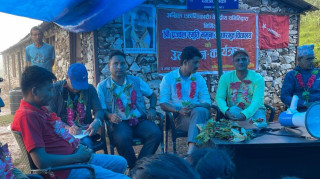 विप्लव निकट नेकपाको विद्यार्थी संगठनले बेनिघाट रोराङको च्यात्रामा बनायो विद्यालय