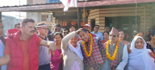 मतदान गर्ने दिन नजिकिँदै जाँदा उम्मेदवारहरू घरदैलो अभियानमा