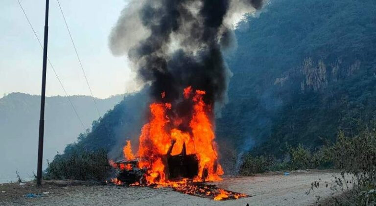 काठमाण्डौबाट फुजेल आउदै गरेको स्कोरपियोमा गुड्दा गुड्दै आगो लाग्यो