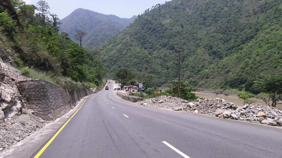 नौकिलोमा भासिएको सडक मर्मतपछि नारायणगढ-मुग्लिन सडक दुईतर्फी सञ्चालन