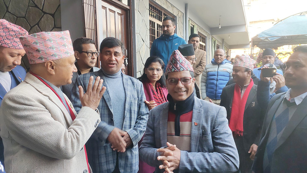 गण्डकीको मुख्यमन्त्रीलाई दीपक मनाङेको पनि समर्थन