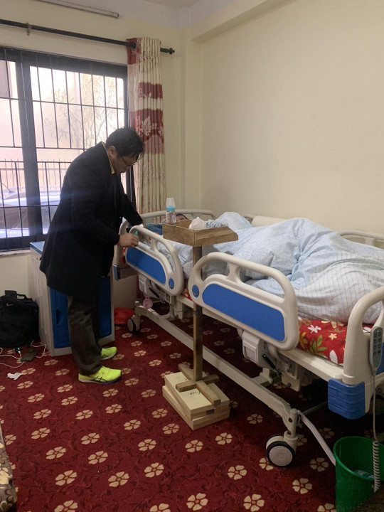 मन्त्री सुदन किराँतीले आफ्नो बिरामी बुवासंग गरेको मार्मिक संवाद