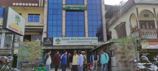 एकैपटक बचत फिर्ता दिनुपर्ने दबाबले तुलसी सहकारी सङ्कटमा, डुबेको हल्लाले बचत फिर्ता माग्नेको भीड बढ्दै !