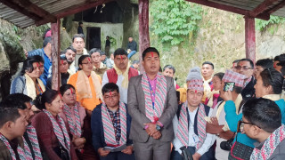 धादिङको बेनिघाट रोराङ गाउँपालिकाको कार्यपालिका बैठक एसियाकै ठुलो नोहक गुफामा