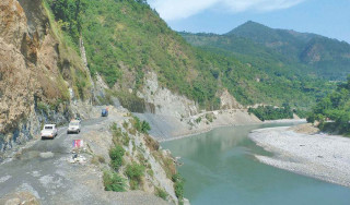 शालिग्राम करिडोरको देवघाट खण्डमा निर्माण पुनः सुरु, सामुदायिक वनलाई बाटोको रुख हटाउन अध्यक्ष थापाको आग्रह