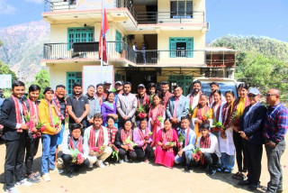 स्ववियुमा निर्वाचित विद्यार्थीहरुलाई बेनीघाट रोराङ गाउँपालिकाद्वारा सम्मान