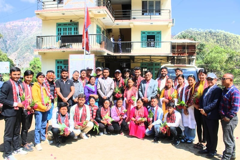 स्ववियुमा निर्वाचित विद्यार्थीहरुलाई बेनीघाट रोराङ गाउँपालिकाद्वारा सम्मान