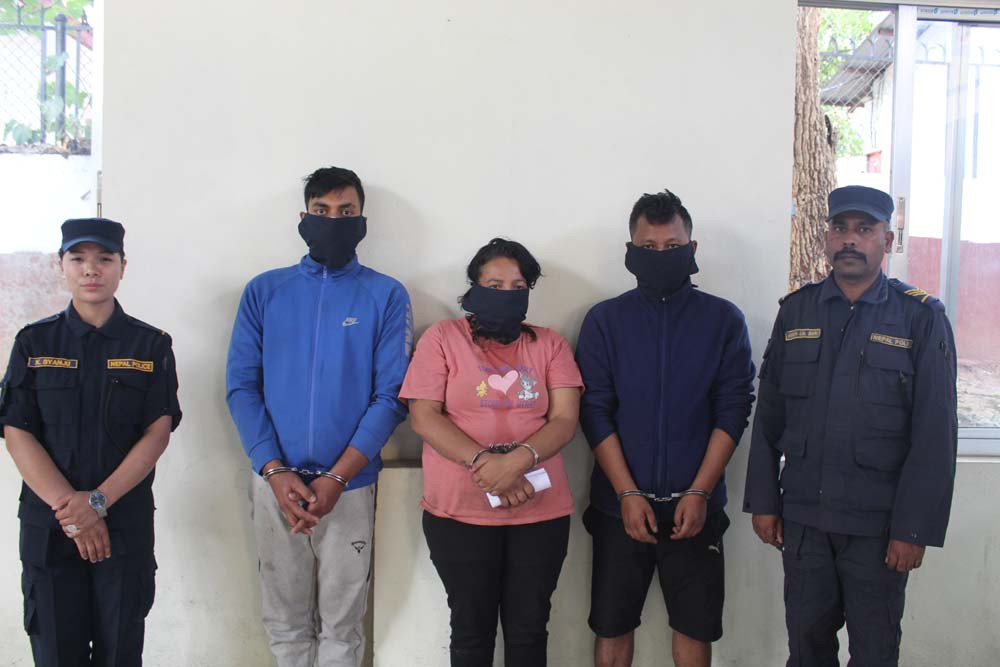 धादिङको गल्छिमा ग्राहकलाई छुरा प्रहार गरी हत्या गर्ने घटनाका अभियुक्त ३ जना सार्वजनिक