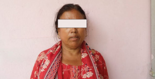 सर्पले डसेको बिरामीलाई अस्पताल लैजान नपर्ने भन्दै प्रार्थना गर्न लगाउने ‘सच्चाइ धर्मगुरु’ महिला पक्राउ