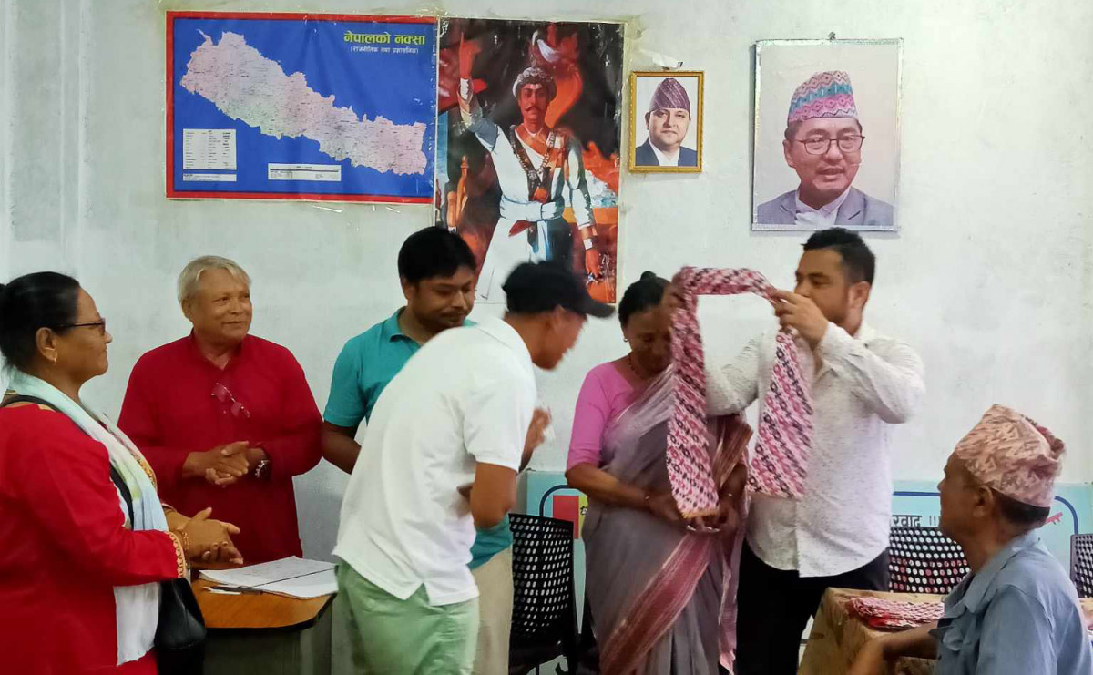 आँबुखैरेनीमा राप्रपामा क्रेज बढ्दै, ५० जना भन्दा बढि पार्टी प्रवेश