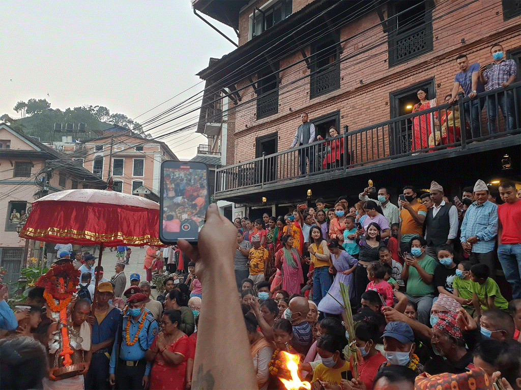 तनहुँको बन्दीपुरमा ऐतिहासिक खड्गजात्रा मनाइयो