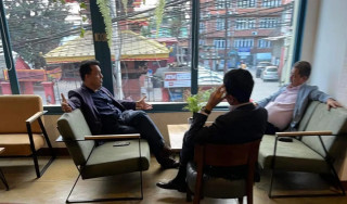 एनआरएनए विवाद : बद्री केसी र आरके शर्माबीच भेट, पुन:निर्वाचनको प्रस्ताव