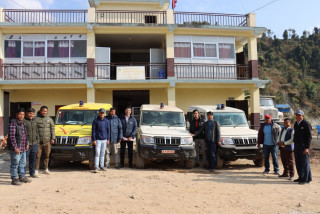 गोरखाको गण्डकी गाउँपालिकामा ३ एम्बुलेन्सबाट सेवा सुरु, गर्भवतीलाई निःशुल्क एम्बुलेन्स सेवा